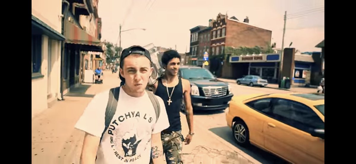NickHorwat41's tweet photo. Was watching some old Mac Miller videos when I spotted an absolute icon in the background #SouthSideBurgers @jmarshfof @PGHClothingCo https://t.co/ntZy24Q05U