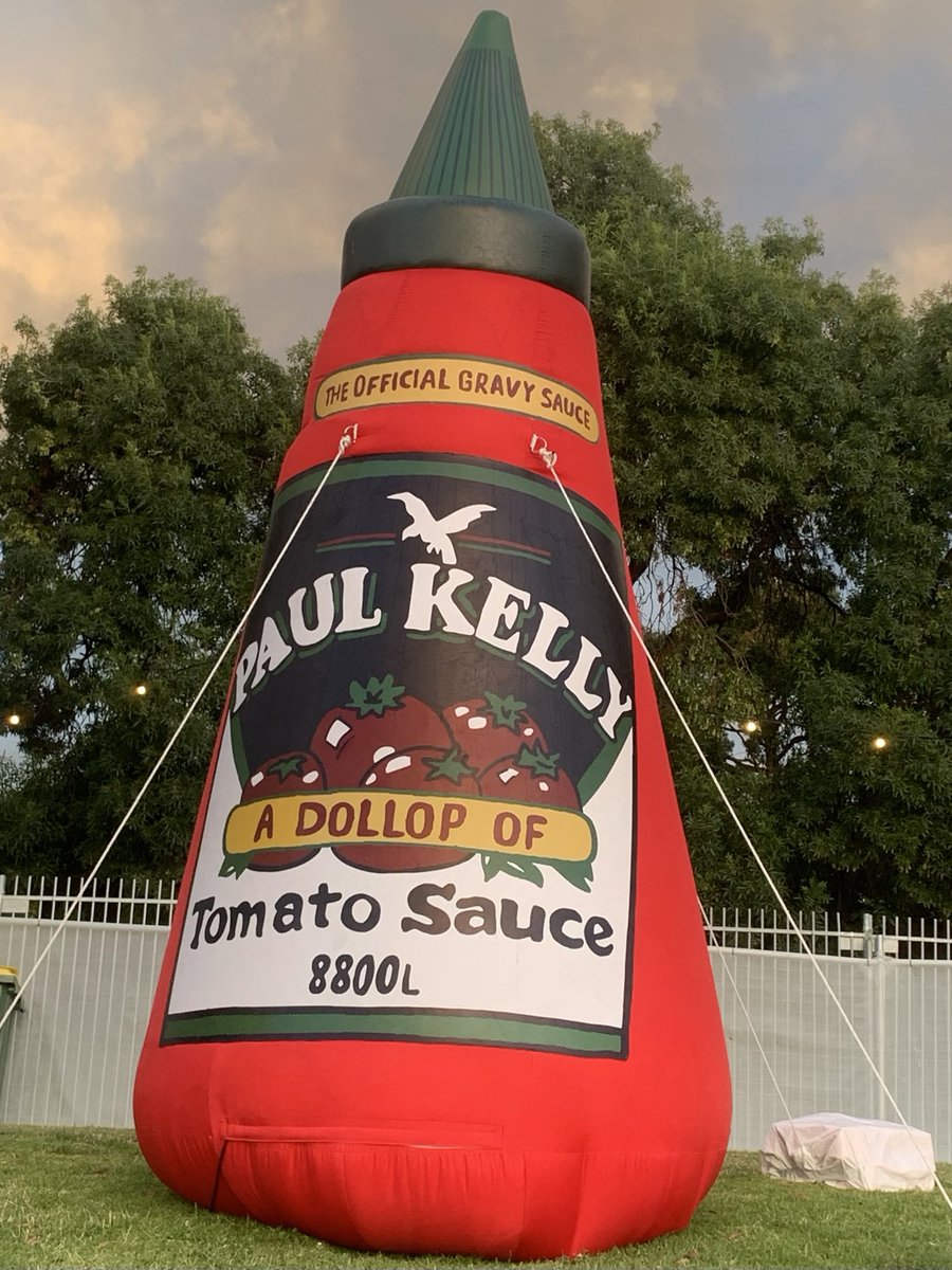 Llama_Bin_Wild's tweet photo. Don’t forget 8,800 litres of tomato sauce for sweetness and that extra tang #makinggravy https://t.co/93rKIoVACB