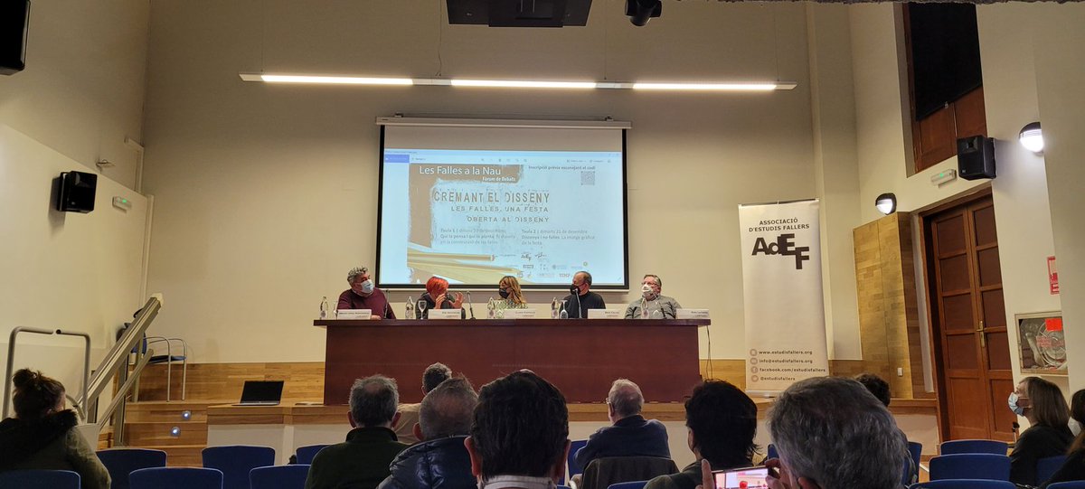 estudisfallers's tweet photo. Gràcies als ponents i públic d'esta primera sessió de les converses #FallesNau. Vos esperem demà per a parlar del disseny en la imatge gràfica de les #Falles. https://t.co/FZrY5W3Zv1