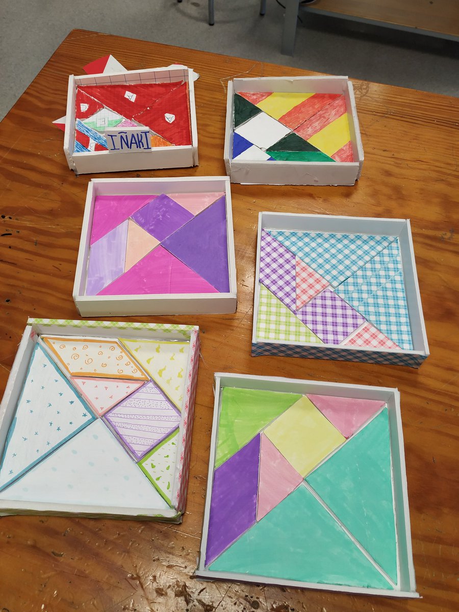 cap_estela's tweet photo. Després de dissenyar i construir, toca jugar amb els jocs de Tangram que ha elaborat l'alumnat de 1r d'ESO.
#iesbovalar https://t.co/ylxjx7aXZ5