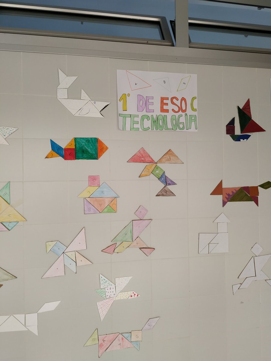 cap_estela's tweet photo. Després de dissenyar i construir, toca jugar amb els jocs de Tangram que ha elaborat l'alumnat de 1r d'ESO.
#iesbovalar https://t.co/ylxjx7aXZ5