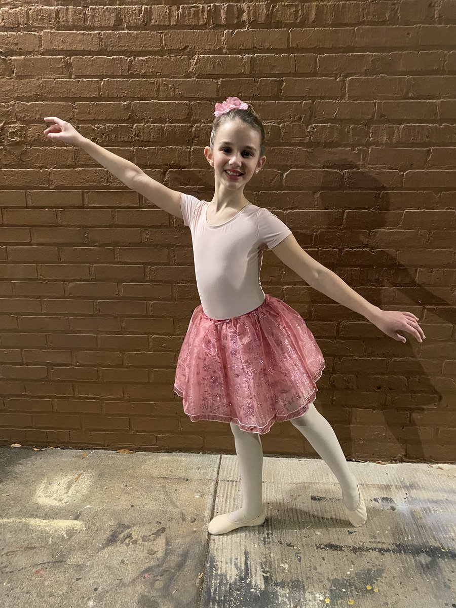 MikeNWilliams's tweet photo. After a few months of rehearsals, it was so fun to watch Katelyn perform as Ella Bella, and she did an outstanding job! Kudos to both casts of Ella Bella Ballerina and the Nutcracker!
#ellabellaballerinaandthenutcracker2021 https://t.co/6zPazHfa0T