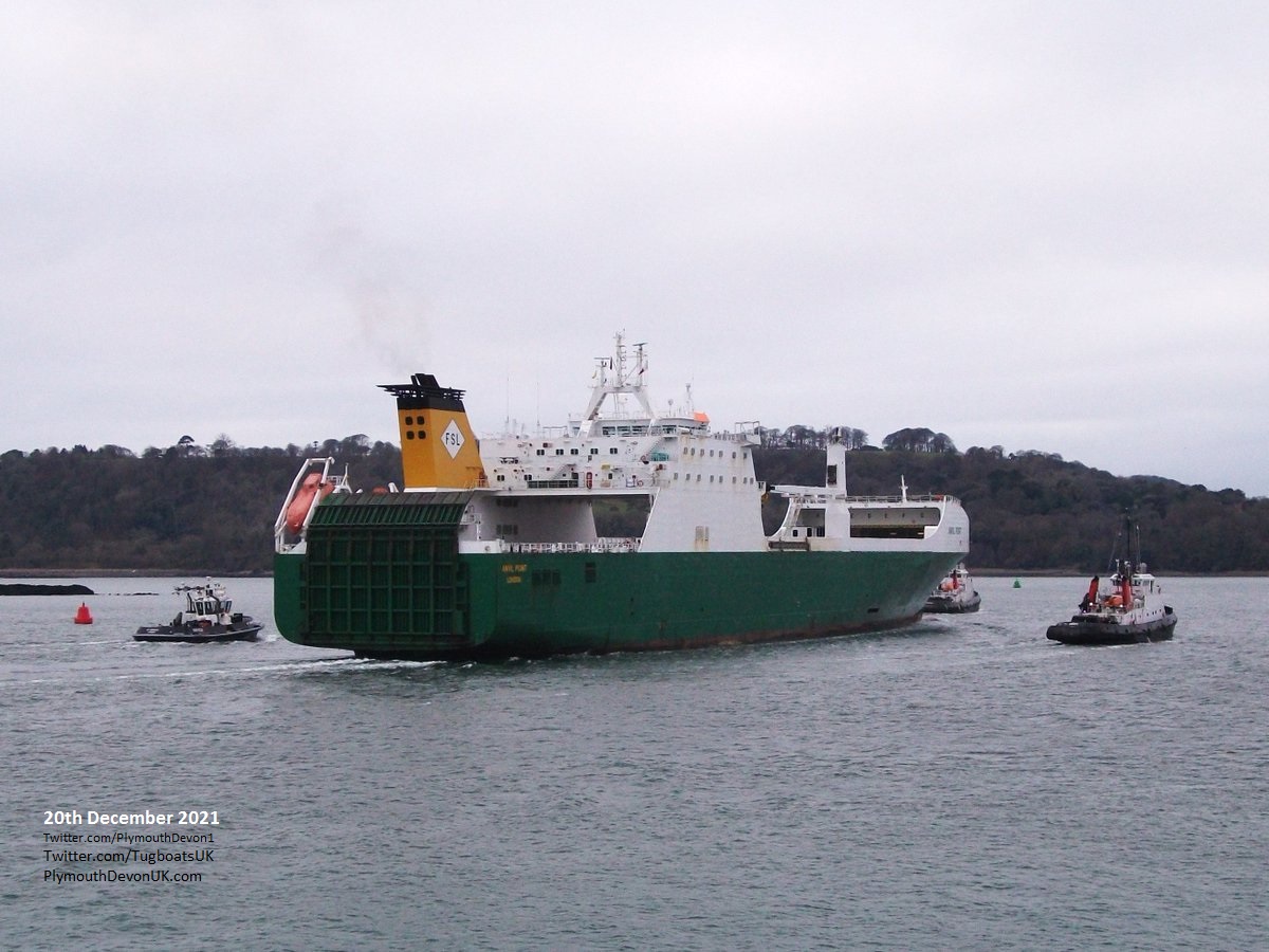 PlymouthDevon1's tweet photo. ANVIL POINT inbound to Devonport Plymouth at lunchtime today, assisted by SD Tamar Racer, &amp; Serco tugs SD Faithful, SD Adept, &amp; SD Deborah. #Plymouth #AnvilPoint #SDTamarRacer #SDFaithful #SDAdept #SDDeborah #Devonport https://t.co/MzDXDgYipU