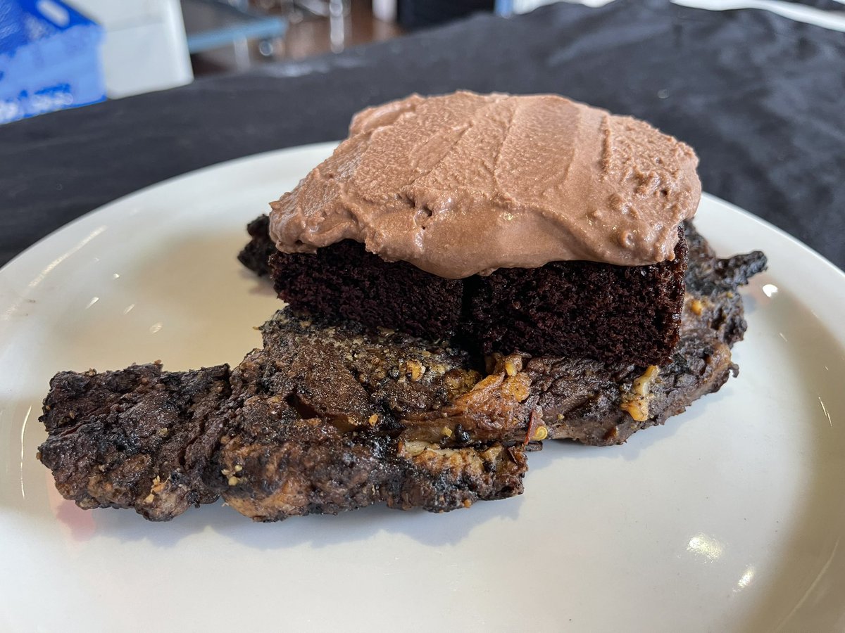 BBQ_Ted's tweet photo. Cake Before Steak…. If you know you know … @yellowstone. #duttondinner https://t.co/bMlpbvxPSF