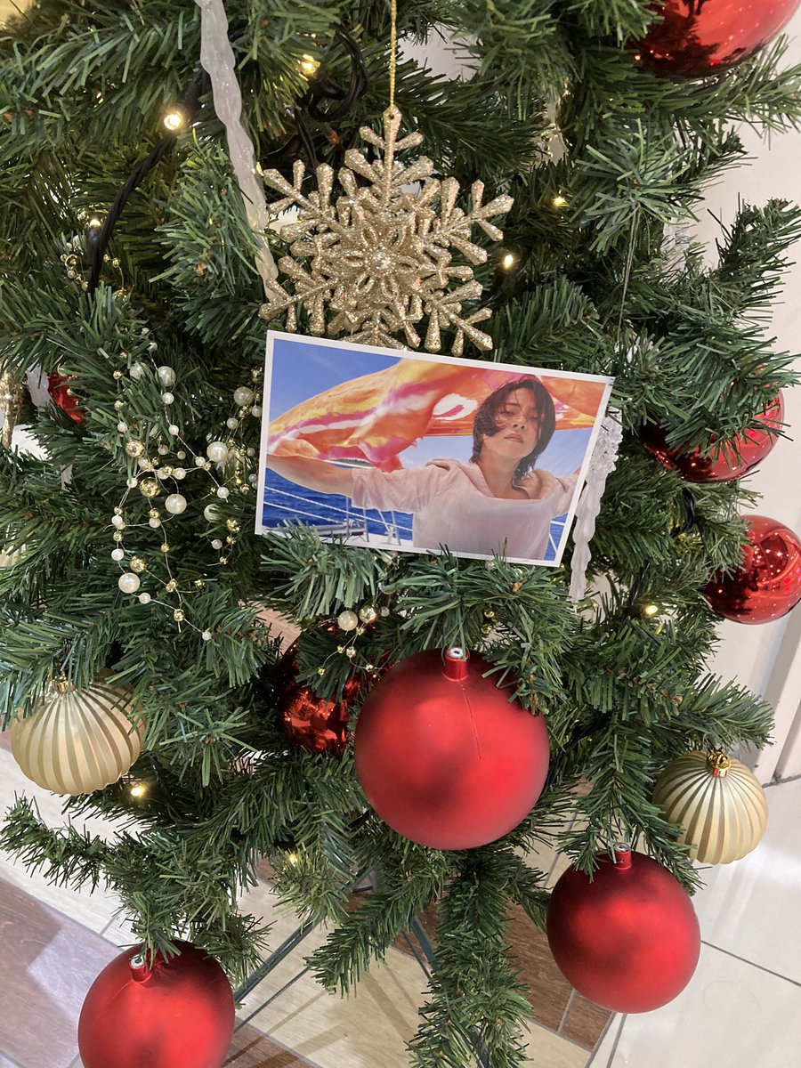 #山P祭りクリスマスSP な1枚💜
話し声も聞こえないほどの強風の中の山P🧡

来年はですね
さらにスピードを上げて歩みを止めずに
進み続けられるよう頑張っていきたい

私も立ち止まらずに付いて行くよ💓

#山P祭りお帰りなさいスペシャル
#山P祭りよ永遠なれ
#山下智久写真集Circle
#山P祭り
#山下智久