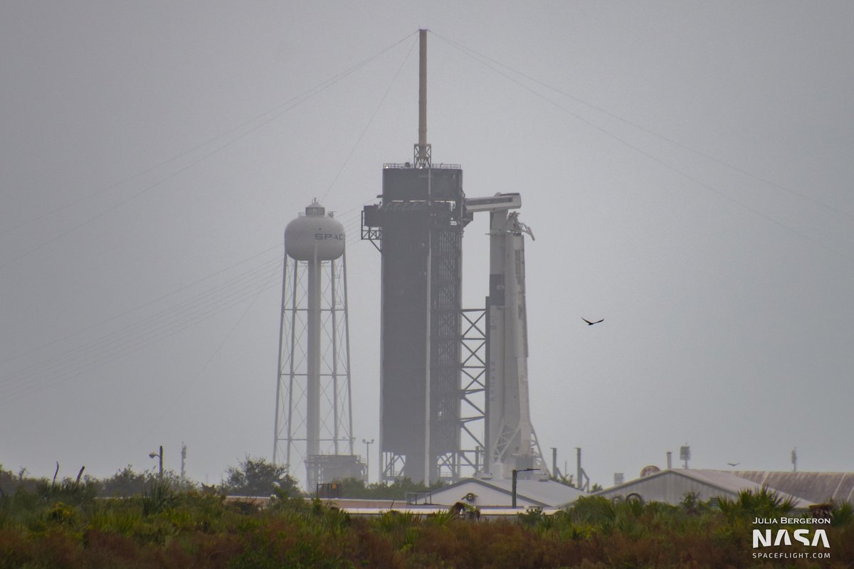 julia_bergeron's tweet image. Views from the Media Center as photographers prepared to roll out for CRS-24 remote setup. I opted to not offer my cameras to the rain gods this time. Hoping for a weather window that's a bit more launch friendly tomorrow.

Me for @NASASpaceflight