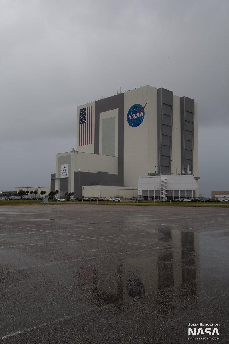 julia_bergeron's tweet image. Views from the Media Center as photographers prepared to roll out for CRS-24 remote setup. I opted to not offer my cameras to the rain gods this time. Hoping for a weather window that's a bit more launch friendly tomorrow.

Me for @NASASpaceflight