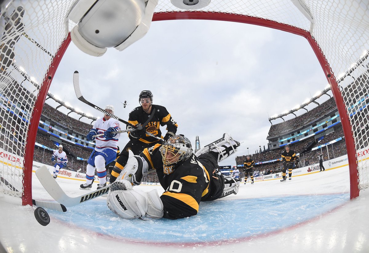 NHL_On_TNT's tweet photo. Outdoor net-cam photography >>> 😍 https://t.co/1Qvd5ruvMc
