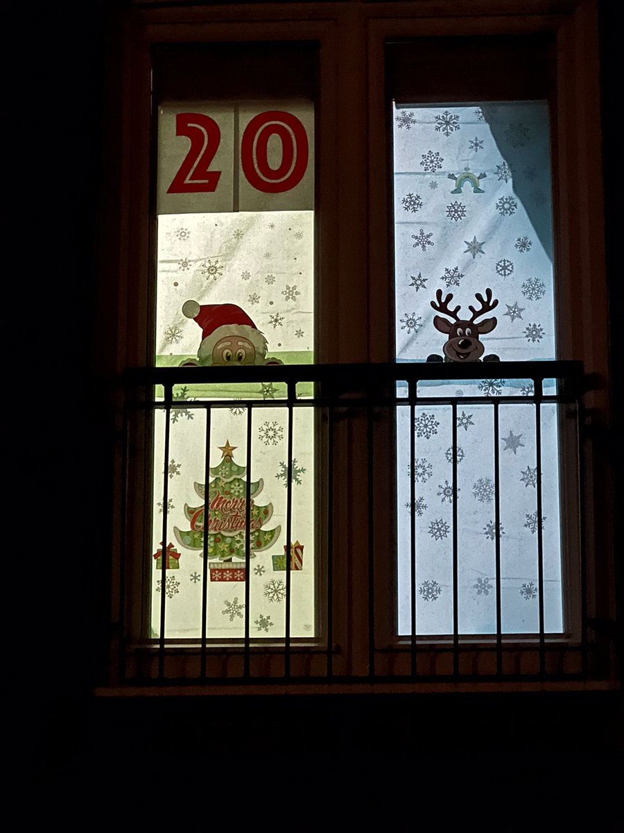 AuchinlochComm2's tweet photo. @AuchinlochComm2 Advent Window Number 20 can be found in the new new houses in the street where there is plenty!

Let the festivities begin - Santa and Rudolph are ready!

With Window No 4 on your left and Window No 15 on your right - look to the house at 10 o’clock! 

#community https://t.co/dBYfMMzKj8