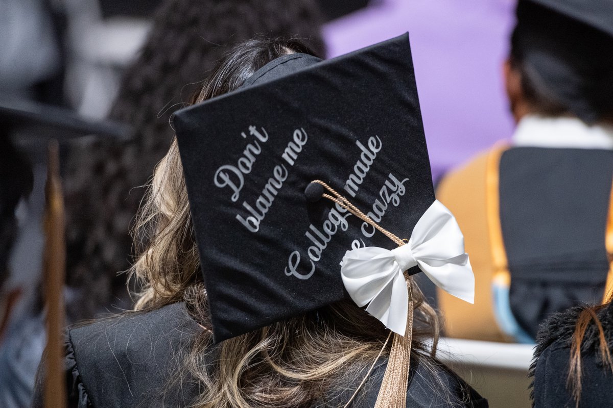 UM_Dearborn's tweet photo. We had an a-maize-ing time celebrating our Fall Class of 2021 graduates this weekend. Check out more photos on our Facebook page: https://t.co/68bZDL3322 #UMDearbornGrad π https://t.co/eXtHO4KmTx