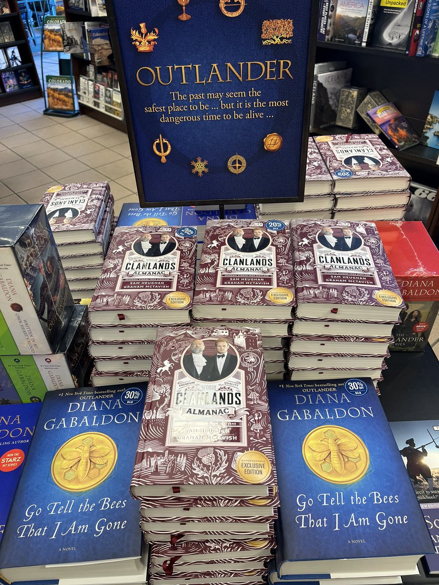 BoLindh2's tweet photo. I spy something great! @SamHeughan @grahammctavish @Writer_DG @Outlander_STARZ https://t.co/6L9dLDj3VR