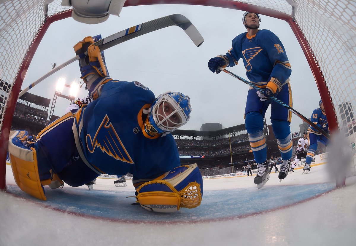 NHL_On_TNT's tweet photo. Outdoor net-cam photography >>> 😍 https://t.co/1Qvd5ruvMc