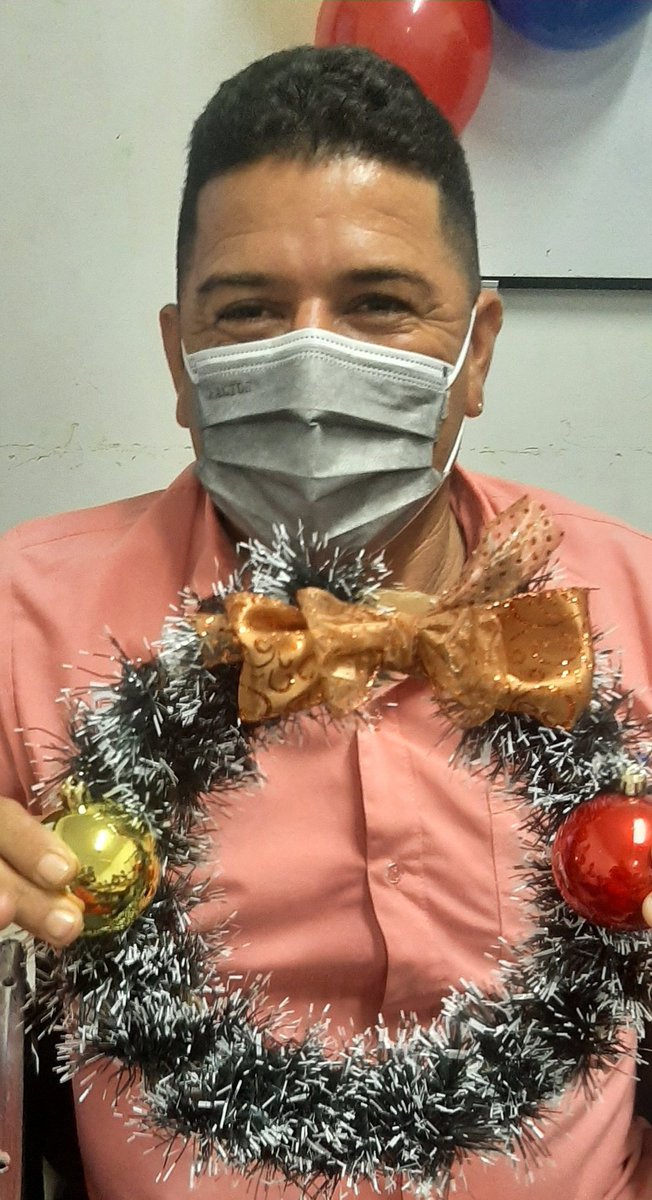 PdeTonchigue's tweet photo. La unión hace la fuerza 
MIES- FUNDACIÓN WILSON BECERRA
MIES-FUNDACIÓN ALCANZANDO LAS NACIONES
INFOCENTRO TONCHIGUE 
Gadp Tonchigüe 
Fundación Alcanzando las Naciones.  

Manualidades navideñas Adultos 🎅🤶
@Telecom_Ec 
@vmaino 
@LassoGuillermo 
@GEsmeraldas_KG https://t.co/R1FEXDtC0p