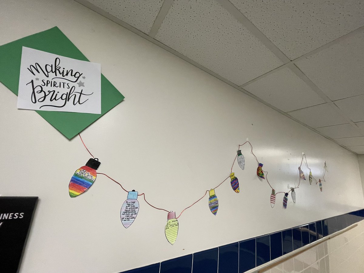 MrsMantioneSH's tweet photo. Room 116 is making spirits bright @maplemere ❤️💚 https://t.co/sO8QSJFcyo