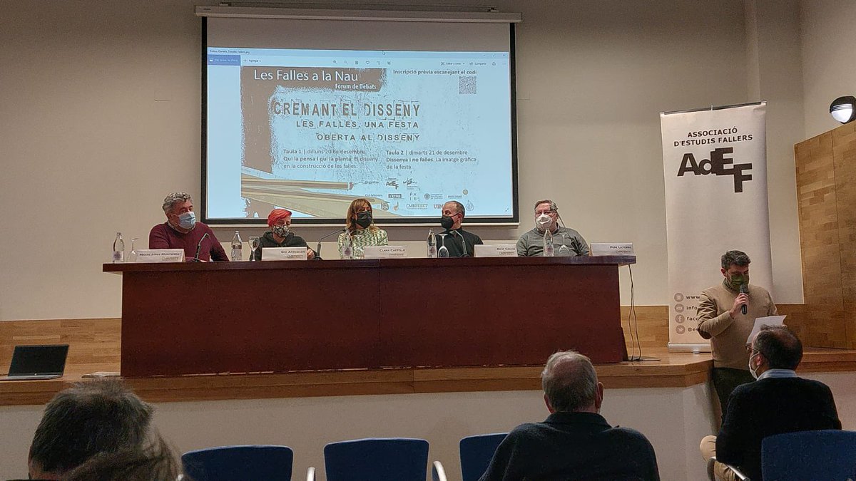 JCF_Valencia's tweet photo. 🔥🗣 Este dilluns han començat les converses #FallesNau, d’@estudisfallers, amb la taula de debat “Qui la pensa i qui la planta”, dedicada al disseny en la construcció de falles. Amb:
🔸 @xavicalvo
🔸 Pepe Latorre
🔸 Miguel López
🔸 Gio Artcolor
🎙 Moderada per @ClaraCastello_ https://t.co/3z7ZQ7E9UH
