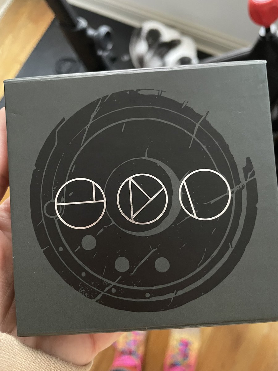 sc0nesandc0ffee's tweet photo. This shipped fast!
(Image of inside in comments:)

#agentofthenine #xur #destiny2 #strangecoin https://t.co/7mKHnMgEmf