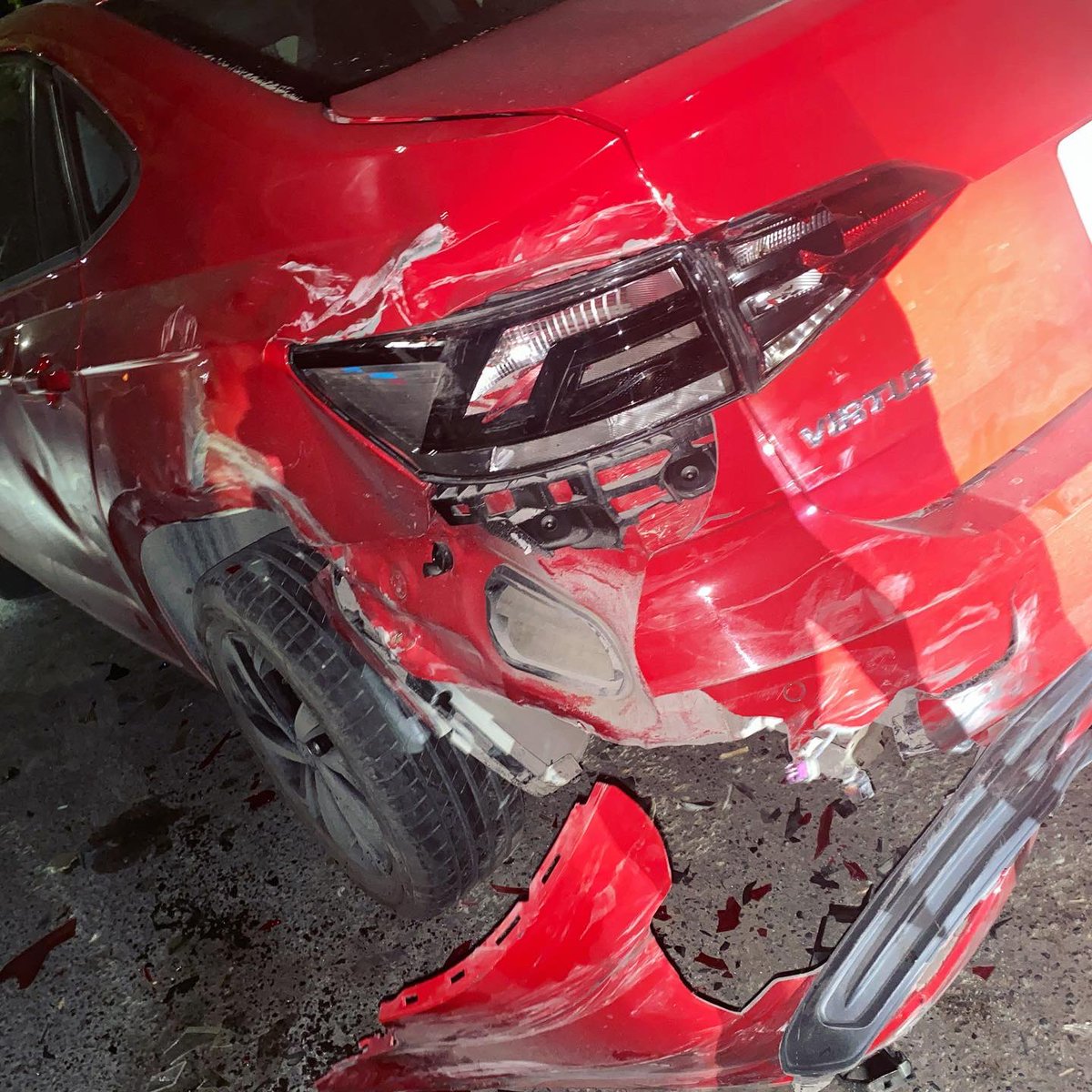 CarlosRFV's tweet photo. @HDI_RespondeMex  pésimo servicio, no son nada serviciales, tengo casi 5 meses con el carro en “reparación” y cuando me comunico con el personal a cargo me cuelgan o no me contestan, me arrepiento de contratar sus servicios, no recomiendo este seguro. #viraltwitter https://t.co/6cMVR3QoL9