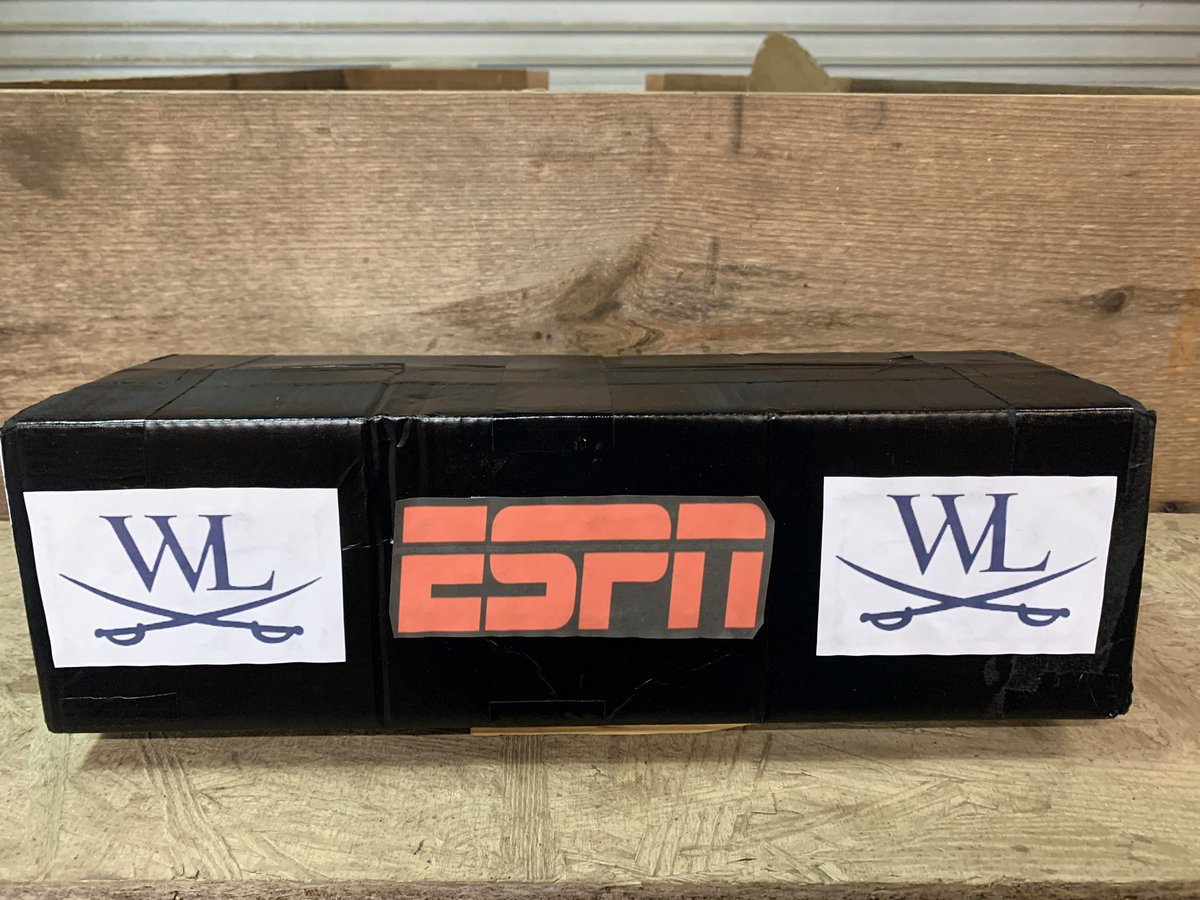 rowdy_raiders's tweet photo. The Gameday Crew is headed back to West Laurens?!?! #Tuesday #stayturnt #collegegameday #beatEL https://t.co/P9ZV8aQsoF