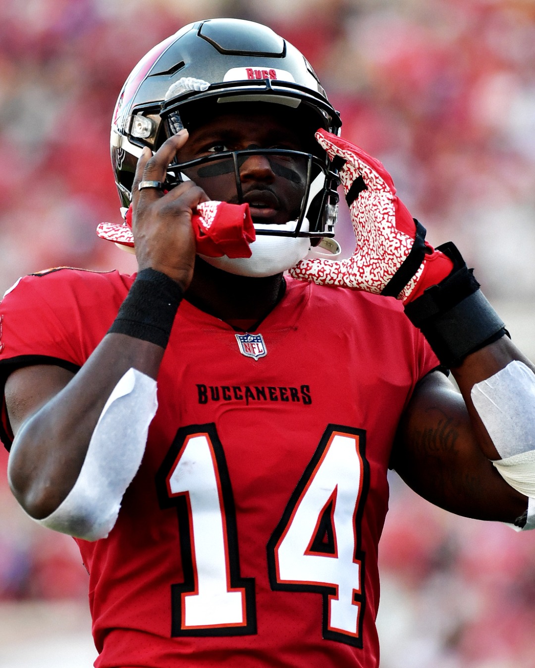 Dazn Canada Tampa Bay Buccaneers Star Wr Chris Godwin Tore His Acl And Is Out For The Rest Of The Season Per Several Reports T Co Wfudnrnu Twitter