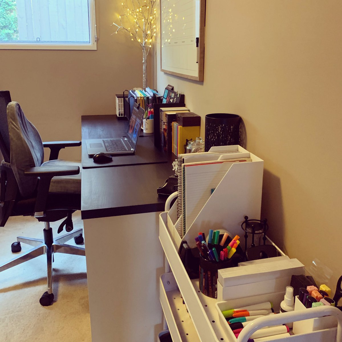 KMAllan_writer's tweet photo. No, I have not been procrastinating edits of #Blackbirch 3 by cleaning my #WritingSpace & setting up a stationary trolley 🤣. Now it’s done, I’ll be trying to finish as many new scenes as I can before Xmas. What #WritingDeadlines are you aiming to hit?
…
#writingcommunity https://t.co/HgveeLFWLu