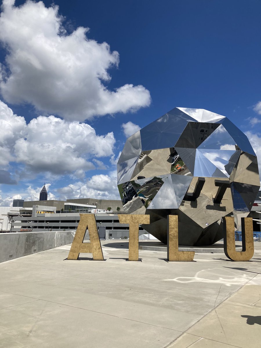 Lointhecity's tweet photo. Look forward to 2023 @LAFC season ✈️ #awaydays #lafc #12daysoflafc #delta #iflydelta #target #ilovetarget #alanta #colorado #utah #leon https://t.co/kvL1lieRNn