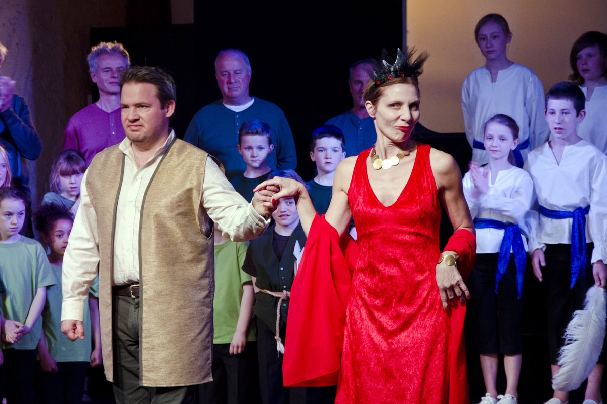 WonderfulBeast_'s tweet photo. Day 20 of our #ArchiveAdventCalendar:
#RobertMurray and @melpappenheim in our 2014 community opera #TheSixSwans, as part of #StormofStories. Photo by the excellent @SophieBoleyn. https://t.co/KmN3SuGfcU
