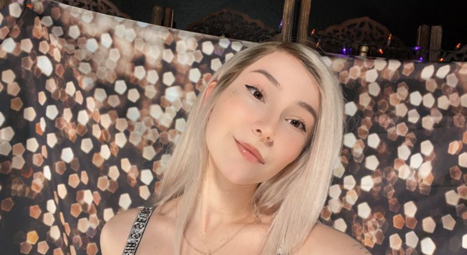 It&rsquo;s my birthday today 🎉🎉 also since my insta still isn&rsquo;t up I&rsquo;ll be posting to eggroll_napkin on Instagram