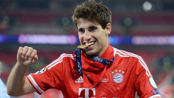 DeportesAndy's tweet photo. 🎙Periodista: Antepasados cubanos...

🗣Javi Martínez: [Risas] Eso no lo sabía nadie. Era el mayor secreto que tengo. Que tenía.

Fuente: @marca 

🇪🇸⚽️🇨🇺

#Javi8 https://t.co/jvXsGGbQAg