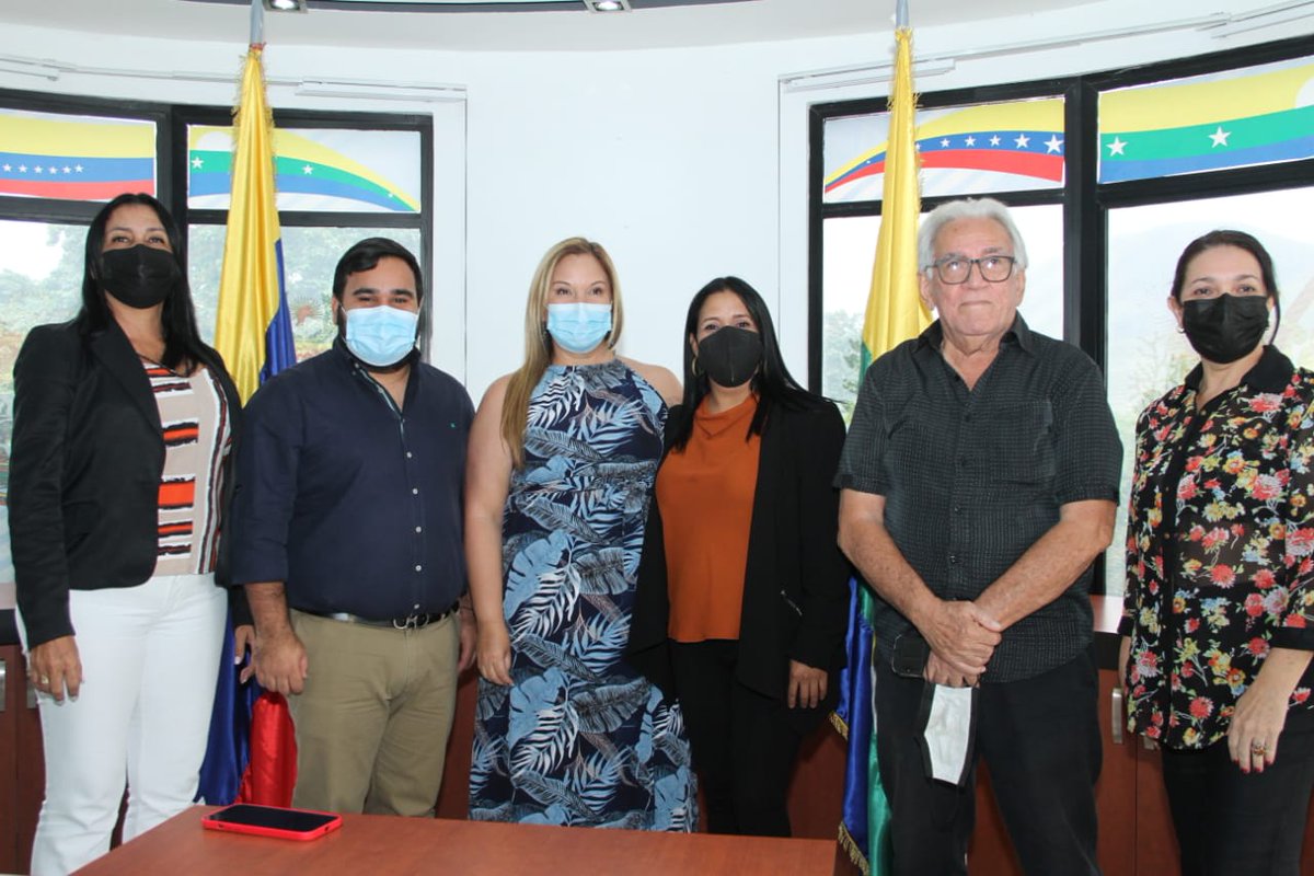 1MairaRodriguez's tweet photo. Quiero agradecer al gobernador @MorelRodriguezA por depositar en mi la responsabilidad de presidir el Instituto neoespartano de la mujer #Inemujer daré mi mejor esfuerzo para lograr los objetivos que vayan en beneficio de nuestra región!! https://t.co/Ccg2OgztAI