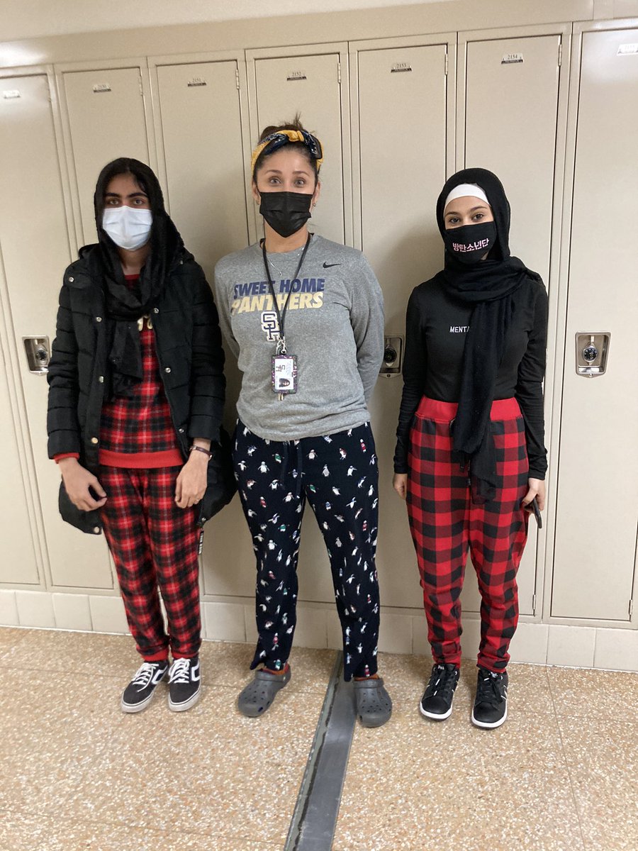 kdelaplante's tweet photo. A Comfy Cozy kind of day here at the HS! We love pajama day!! Tomorrow is our Holiday Head Gear Day! Get those Winter Hats ready! ❄️☃️🎩 https://t.co/0Epsx7JpZV
