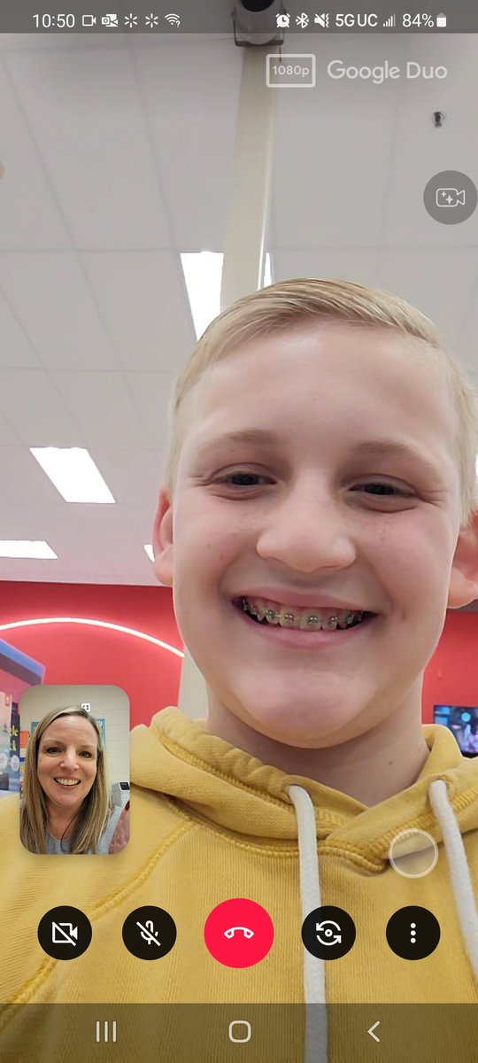 I finally did it! My last Bingo s"elf"ie for blackout. My holiday Duo with my son while he was out shopping. #sharonselfiebingo21