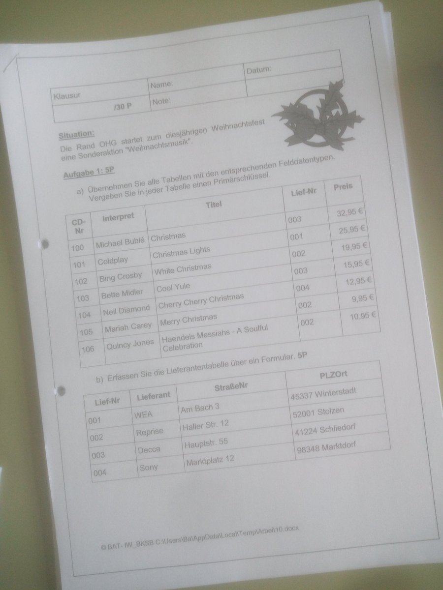 heartlight2404's tweet photo. @NDiamondFansDE @NeilDiamond @JKCorden ... to continue the idea of Christmas Music, here's the Microsoft Access exam of todays class in business school (sorry for my very bad cam): https://t.co/Xh3KAquIsO