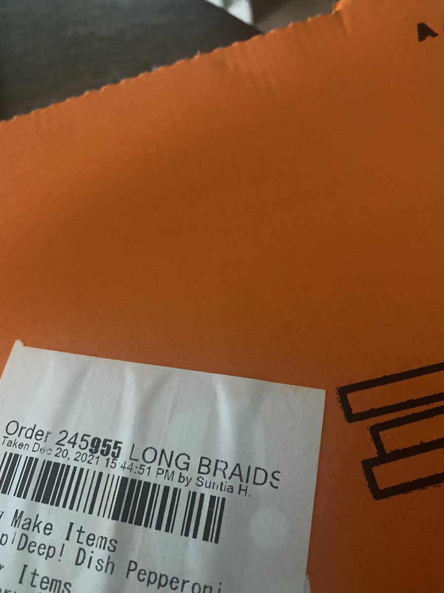 ___phylicia's tweet photo. @littlecaesars not the employees putting my name down as long braids..I legit can’t make this shit up https://t.co/QFAruNOK2I
