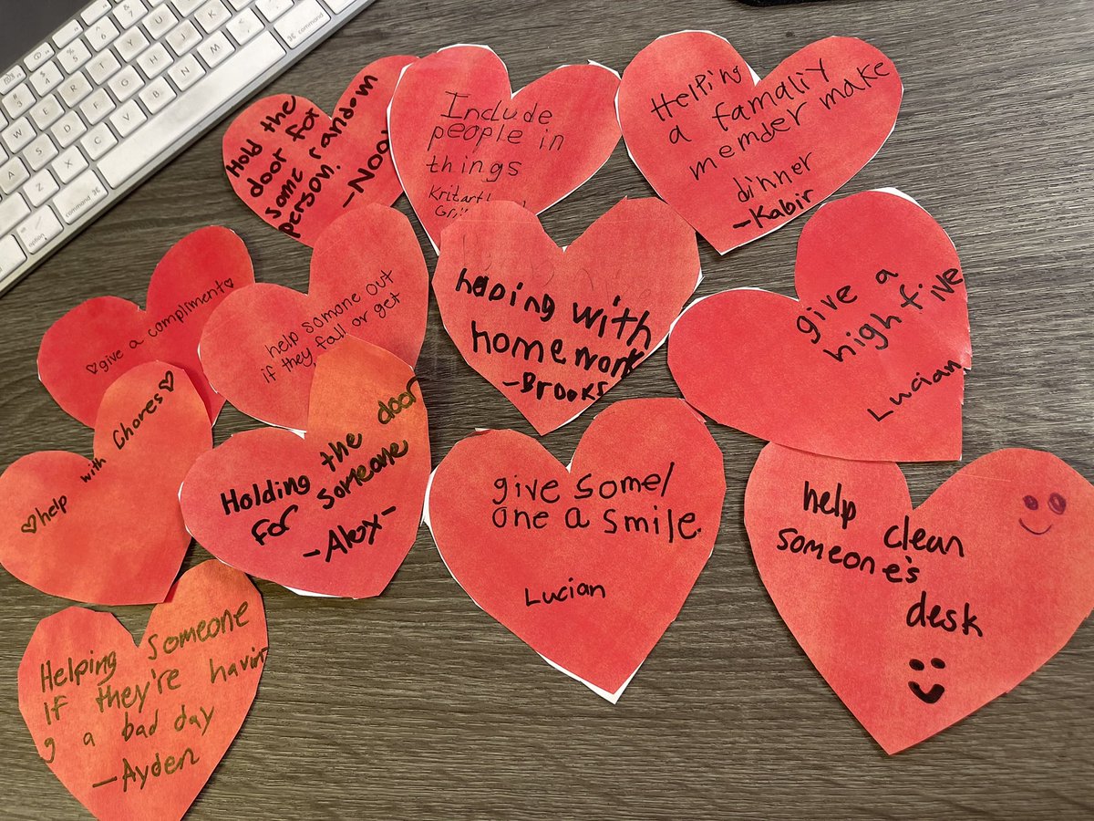 JessMattei's tweet photo. Spread kindness so that we can grow hearts all around!! Thinking about the Grinch and his journey with our buddies today! #growandchange #SEL https://t.co/WGB3piEmRY