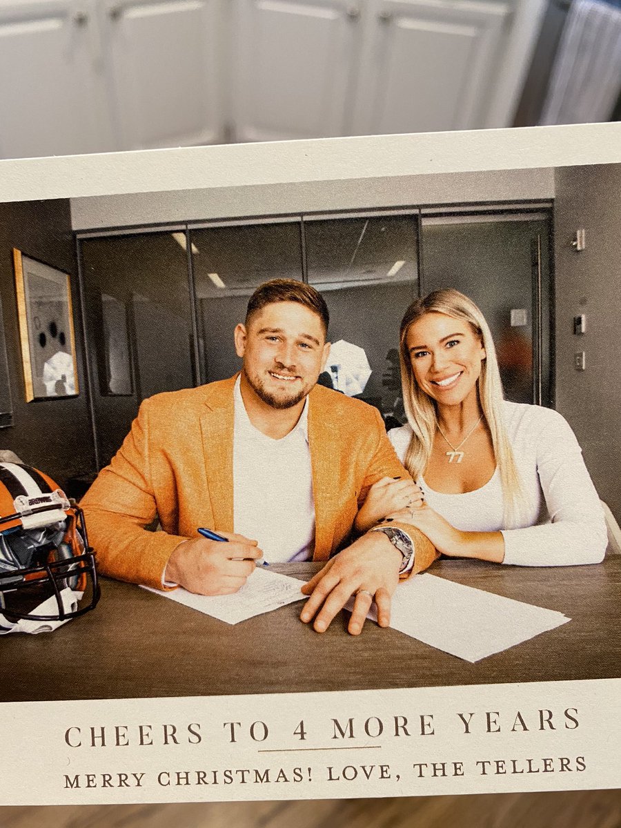 JenBiroMeikle's tweet photo. Just got a Christmas card from @carlyteller and Wyatt, Cleveland is so lucky to have them for 4 more years! Go Browns! https://t.co/GvHsaqXwDS