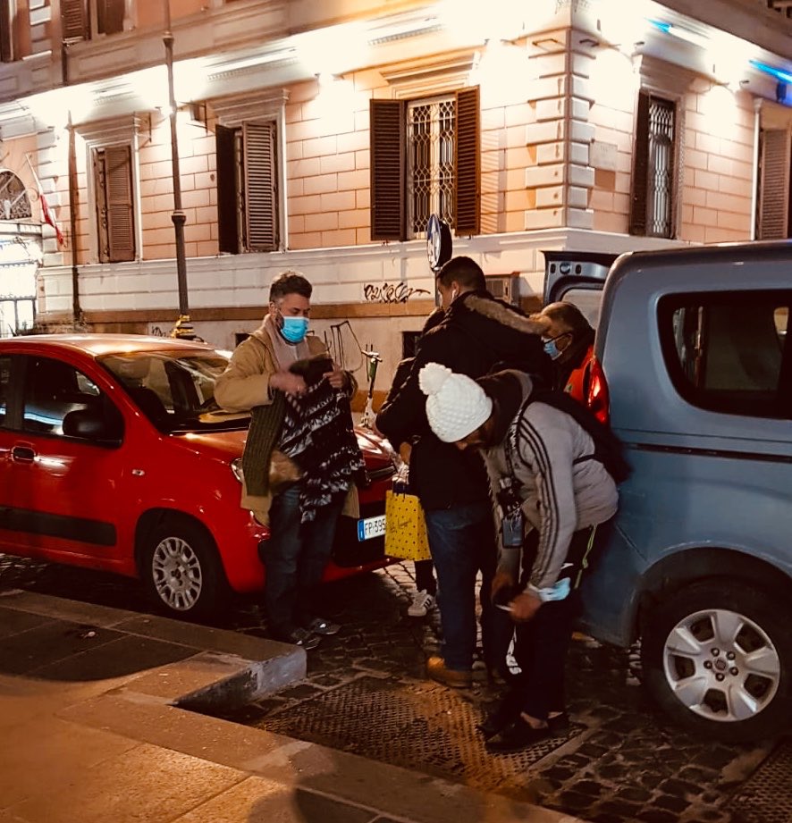 angelorossi73's tweet photo. Verrà un giorno in cui ogni ginocchio si piegherà e ogni lingua confesserà che Gesù è il SIGNORE!!!.
Continua ad AMARE https://t.co/wVaRDSELsL