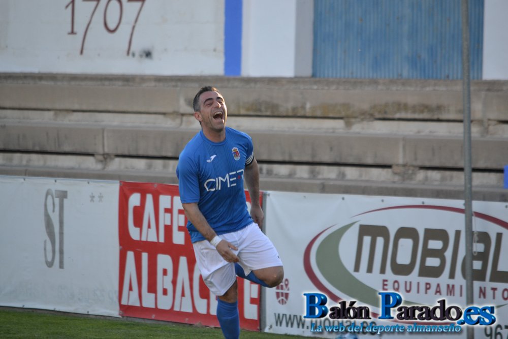 ⚽#OnceDelSigloDeporteCLM | Primer candidato al Once del Siglo. Se trata del defensor <a href="/septien3/">paco septien</a>. Juega en el <a href="/UDAlmansa/">U.D. ALMANSA</a> desde ¡1997! Eterno capitán. 

🔝 Si crees que Paco Septién merece estar en el Once solo tienes que dar RT.