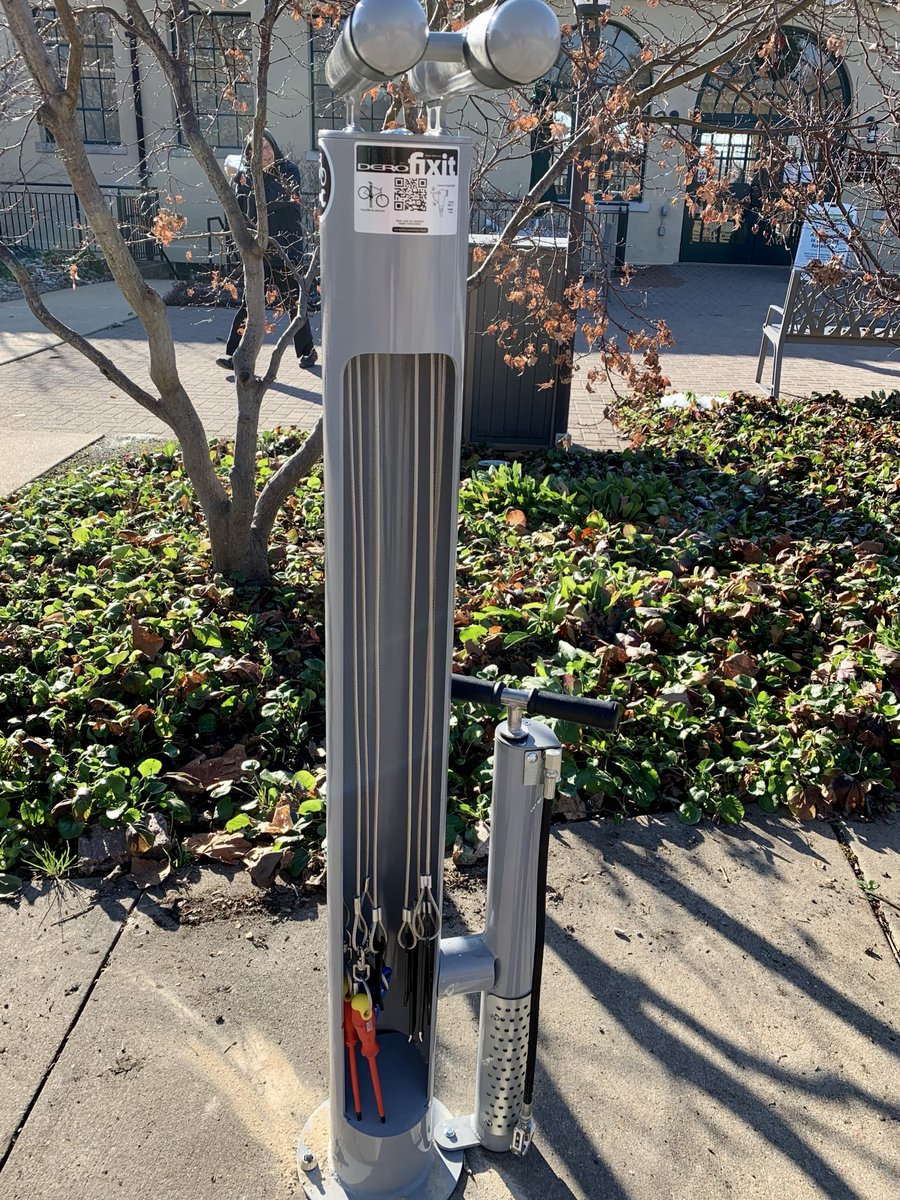 There are two new bicycle repair stations now available for Forest Park visitors!

One is located just north of the Visitor Center, next to the bike racks and drinking fountain. The other is located along the dual path near Lagoon on Skinker.