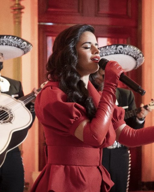 MediaTCD's tweet photo. Camila Cabello performing at the White House 🏠. https://t.co/YpUWarxixE