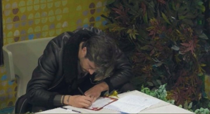 _mestolo_'s tweet photo. Le chiche male che prendono appunti appena Soleil sgancia una delle sue frasi
#GFvip #GFvip #GFVIPParty https://t.co/79Fy7mCEEw