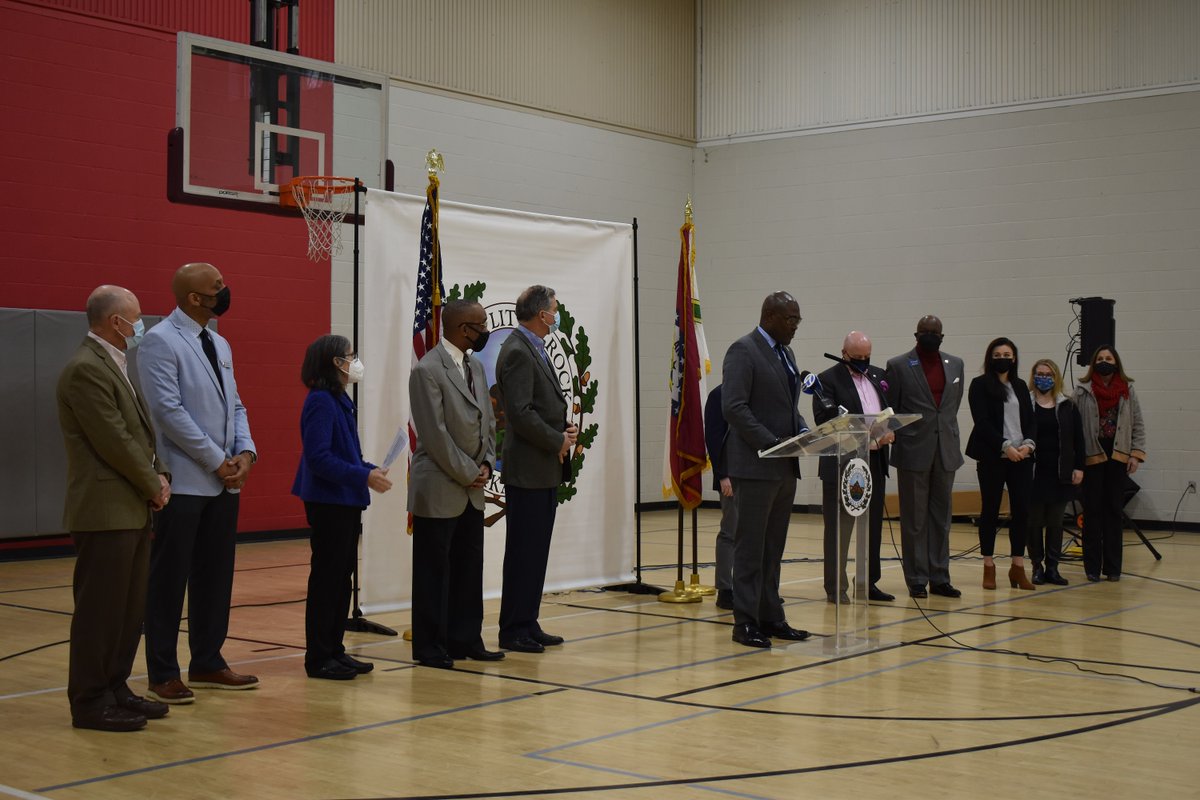 This morning, Mayor Frank Scott, Jr., was joined by members of the Board of Directors, leaders in the @lrsd, and representatives from our congressional delegation, including @RepFrenchHill, in announcing a $1M federal grant to Stephens Elementary to combat community violence.