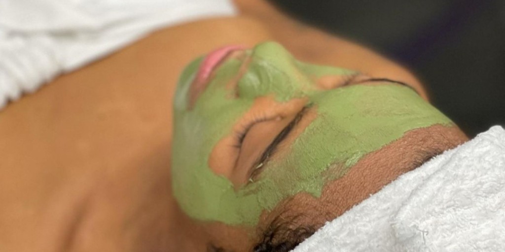 PMTSDallas's tweet photo. Facials are like yoga for your skin. 🧖‍♀️🥒// 📸: @ https://t.co/aRiSXvHT4l (IG)

Future Professionals what are some of your top tips for our skin care gurus! Retweet us with them! 🔄 https://t.co/hoZcANa810