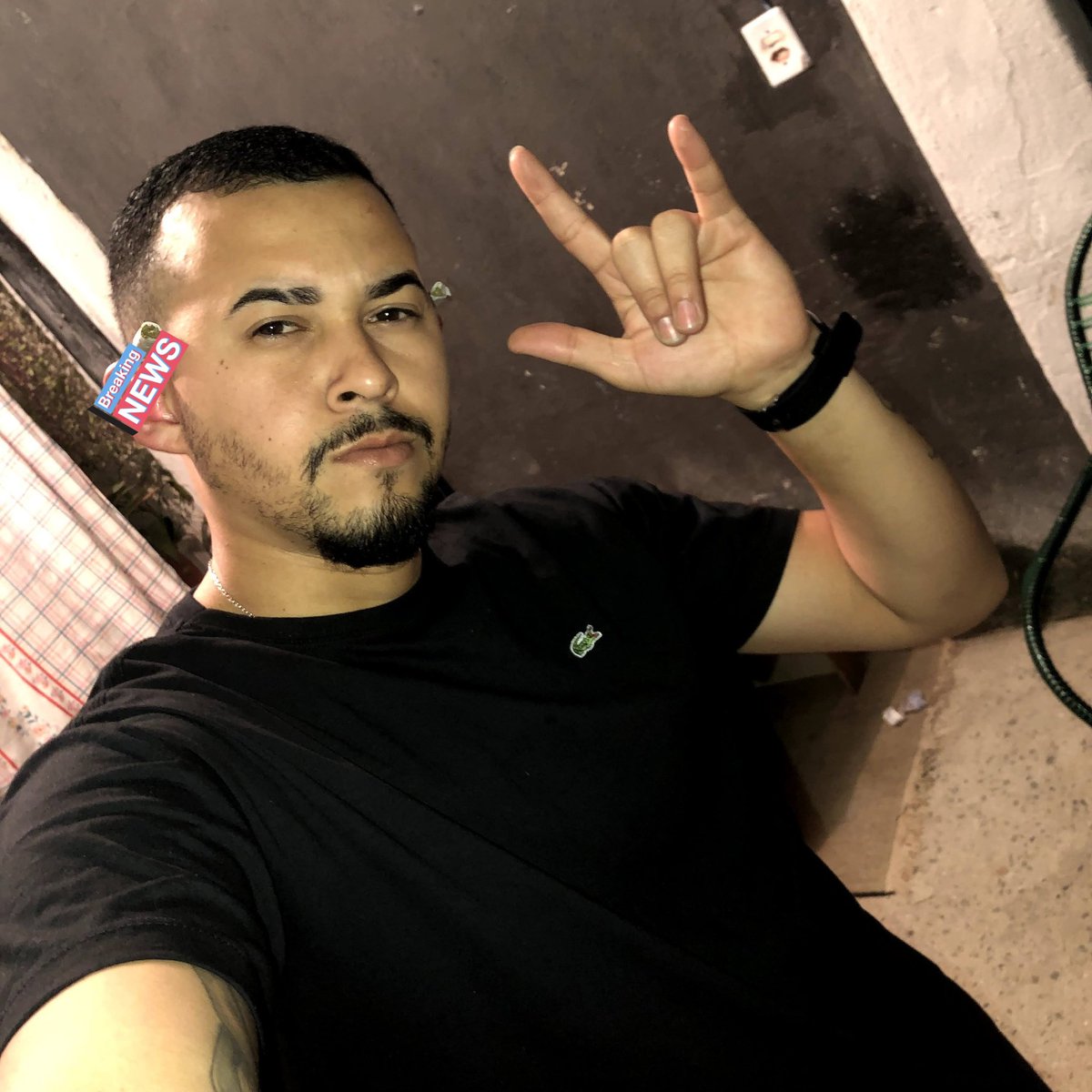 🤟🏻🤙🏻