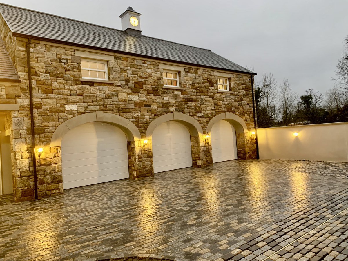 CASTLEPAVING tweet media
