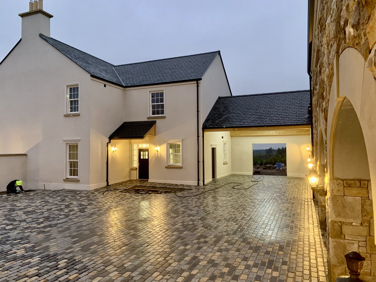 CASTLEPAVING tweet media