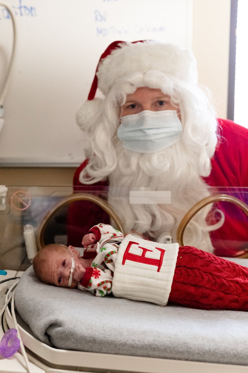 PeytonChildrens's tweet photo. For the second year in a row, neonatologist Dr. Jonathan Buechler dressed up as Santa for photos with our tiniest patients in the NICU. Events like these help normalize the hospital environment and give families something to look forward to this holiday season. https://t.co/ZuFUdfQoi0