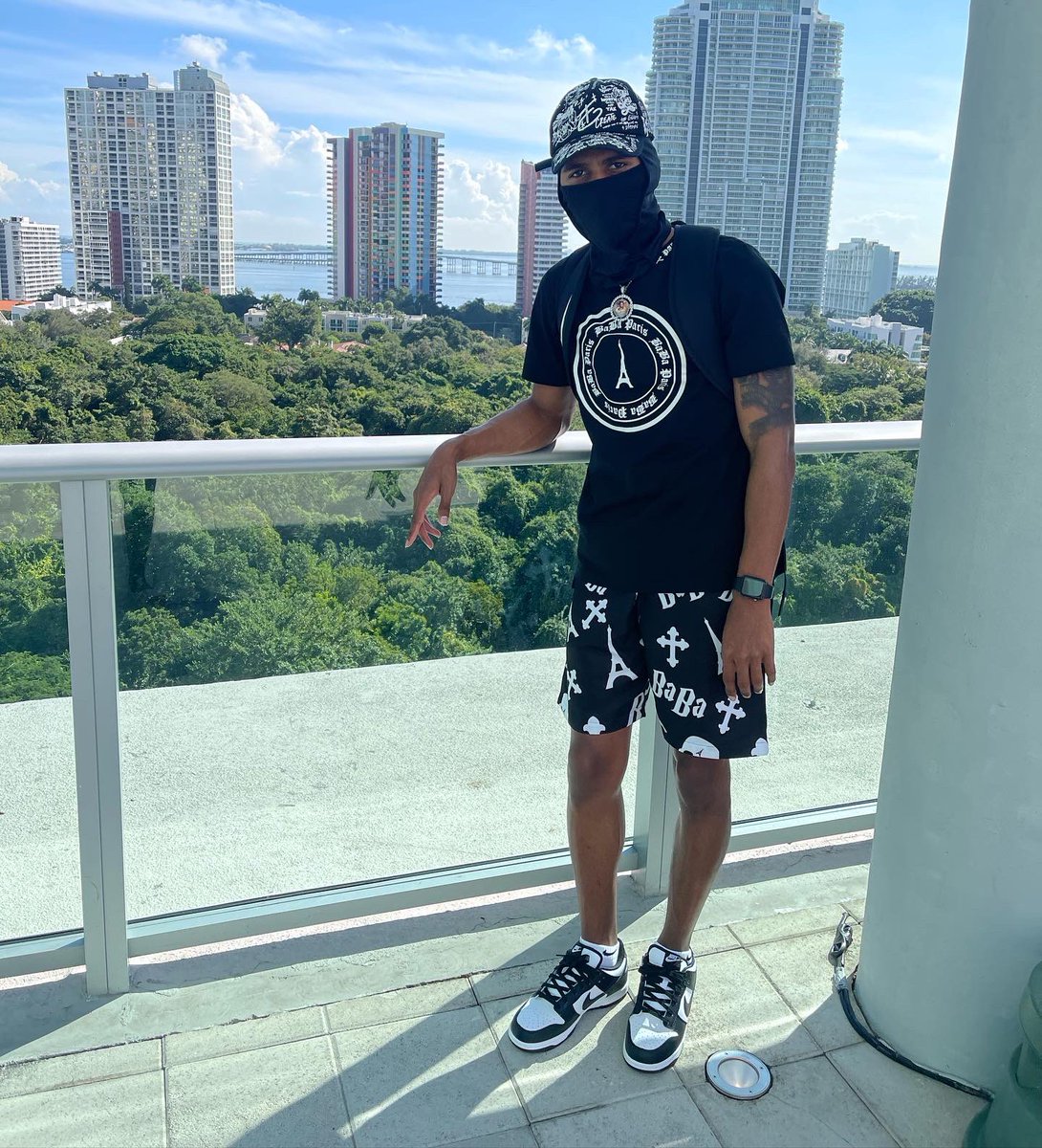 PesoNiro's tweet photo. Kicking $hit in the Yams.🏝 https://t.co/K4HeGQz3rS
