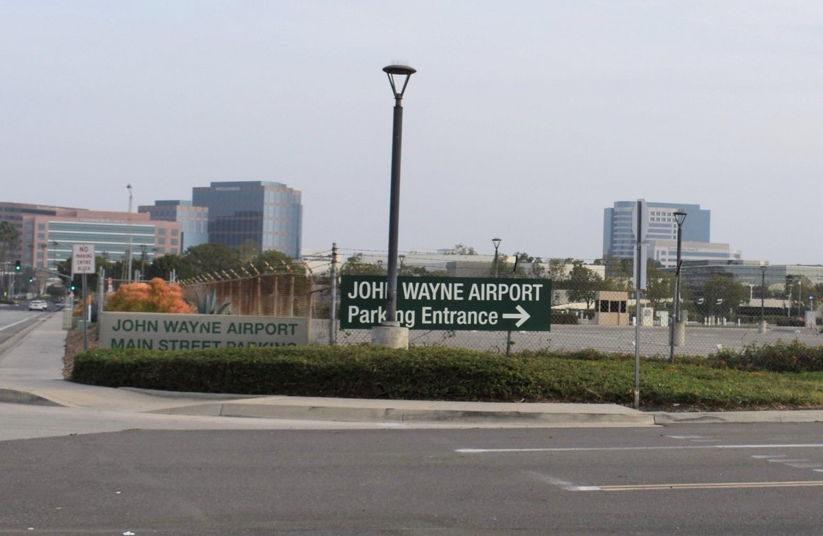 JWA #HolidayTravelTip: The off-Airport Main St. parking lot located at 1512  Main St. in Irvine is open. Rates are $2 per hour or $14 daily. Free  shuttle service to/from the Riley Terminal, image size:1200x782
