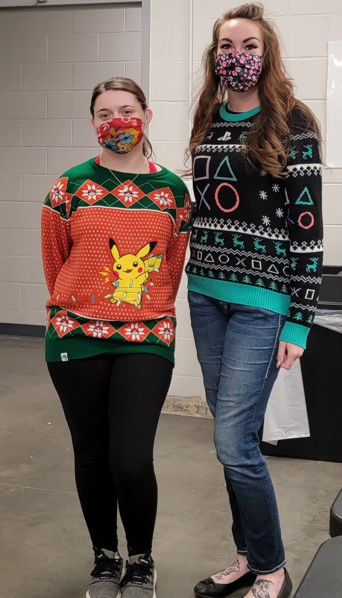 GraceAtLowes's tweet photo. Ugly Christmas Sweater Day at 0534!!💝❄️☃️🎁🎄🎅
#Lowes https://t.co/oVtb6d1gkM