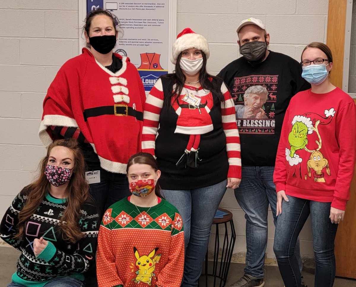 GraceAtLowes's tweet photo. Ugly Christmas Sweater Day at 0534!!💝❄️☃️🎁🎄🎅
#Lowes https://t.co/oVtb6d1gkM